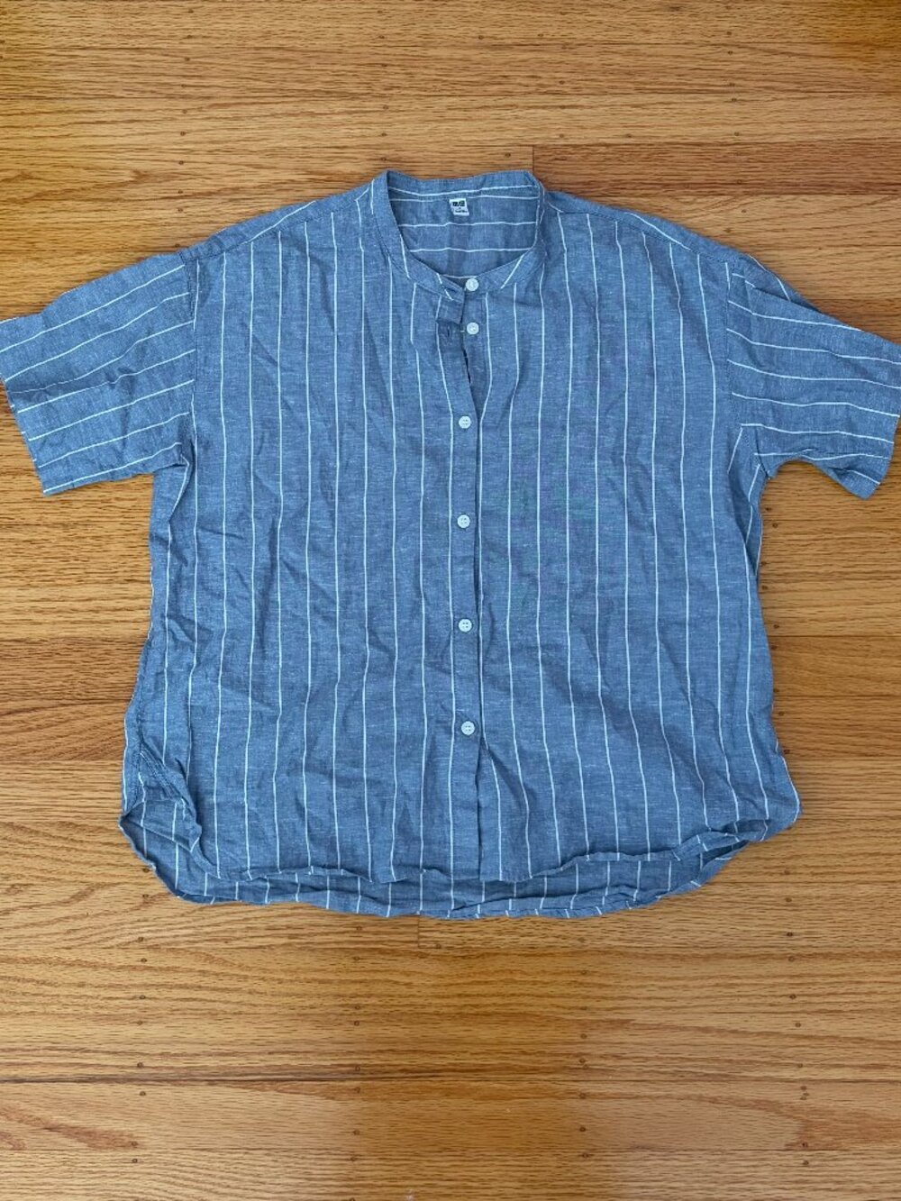 Uniqlo Blue and White Striped Linen Top in Size Medium